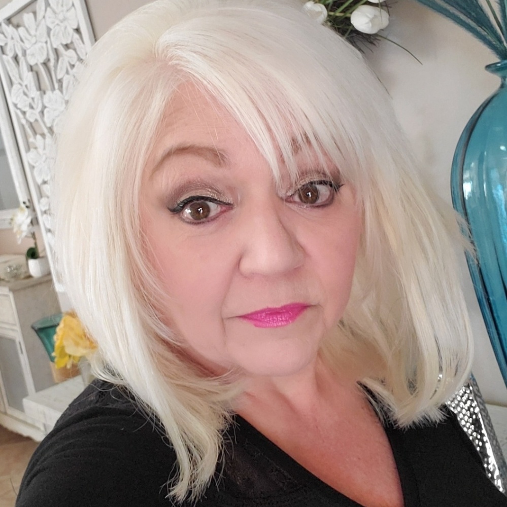 Meet your Posher, Diana
